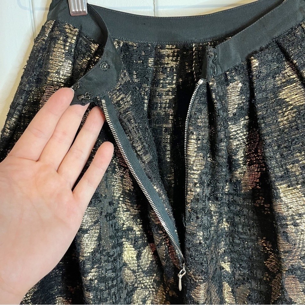 Sportcraft Inc. Black and Gold Skirt. - Picture 10 of 10